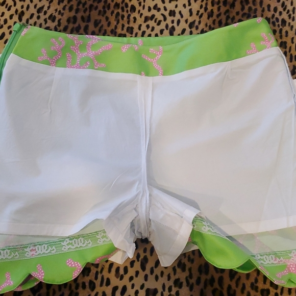 Lilly Pulitzer Retired Green With Pink Coral Skort Sz 4 - Picture 5 of 7